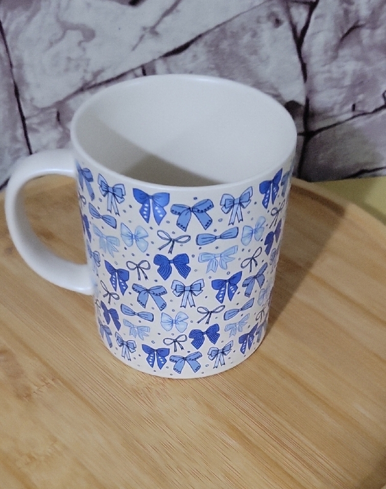 Blue Bow Pattern Mug NWT